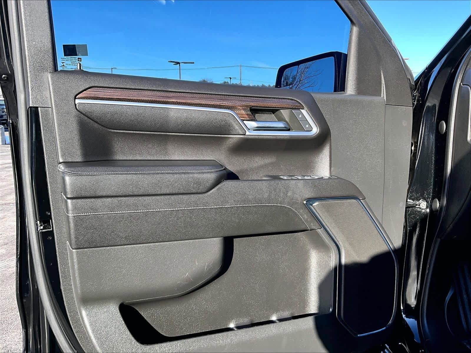 Used 2023 Chevrolet Silverado 1500 RST w/ Rally Edition AWD/4WD image 9