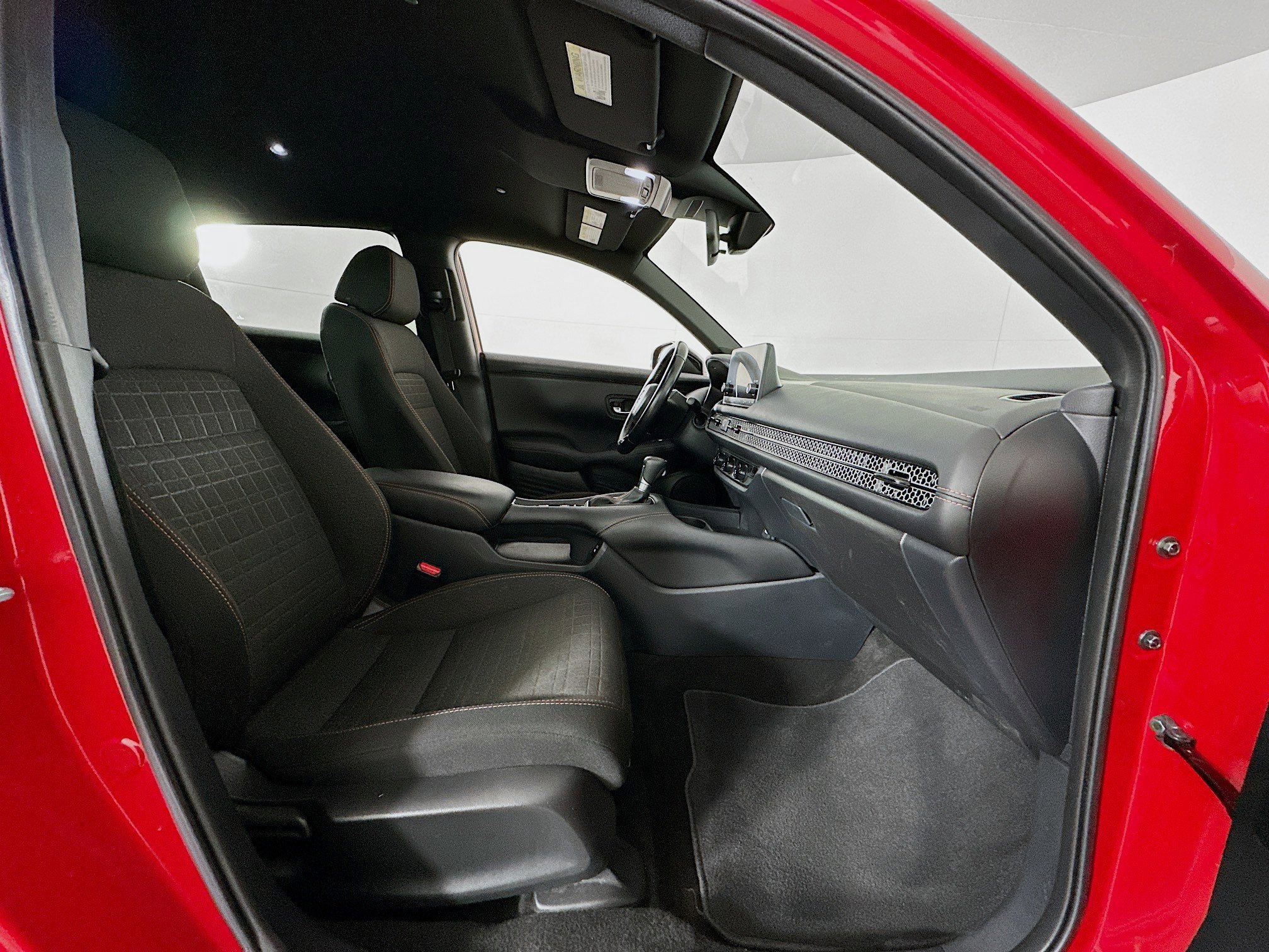 Used 2025 Honda HR-V Sport image 29