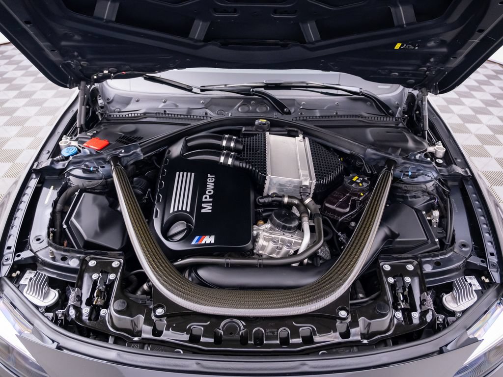 Used 2018 BMW M4 Convertible RWD image 34