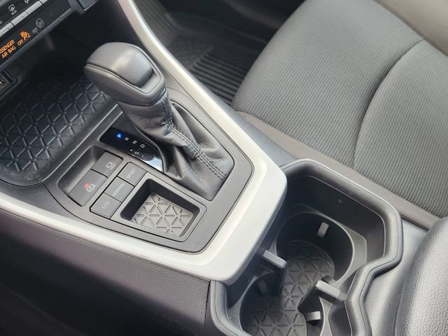 Used 2022 Toyota RAV4 LE FWD image 20
