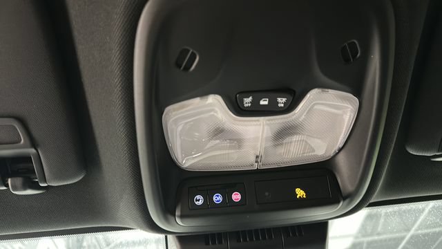 Used 2023 Chevrolet Colorado LT AWD/4WD image 20