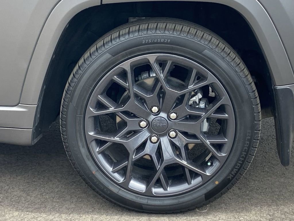 Used 2023 Jeep Grand Cherokee L Summit w/ Advanced Protech Group IV AWD/4WD image 30