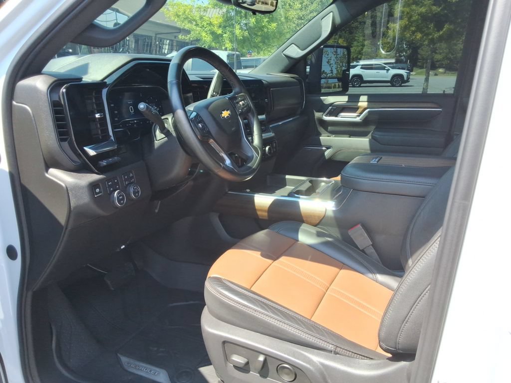 Certified 2025 Chevrolet Silverado 3500 High Country w/ High Country Premium Package AWD/4WD image 21