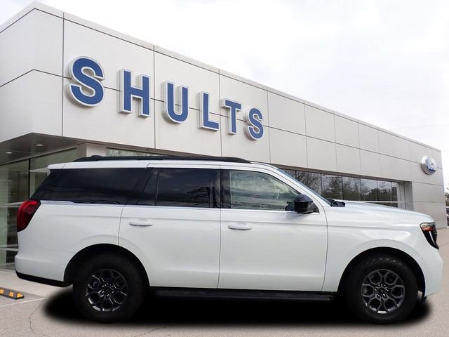 Certified 2025 Ford Expedition Active AWD/4WD image 4