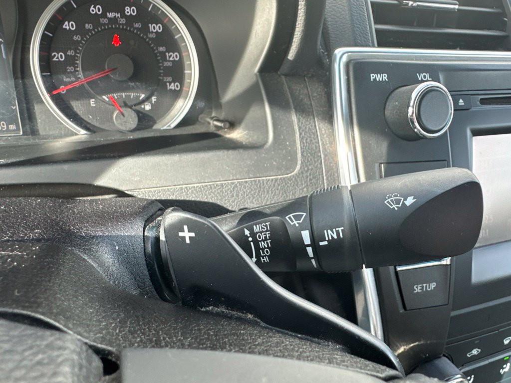 Used 2015 Toyota Camry SE FWD image 38