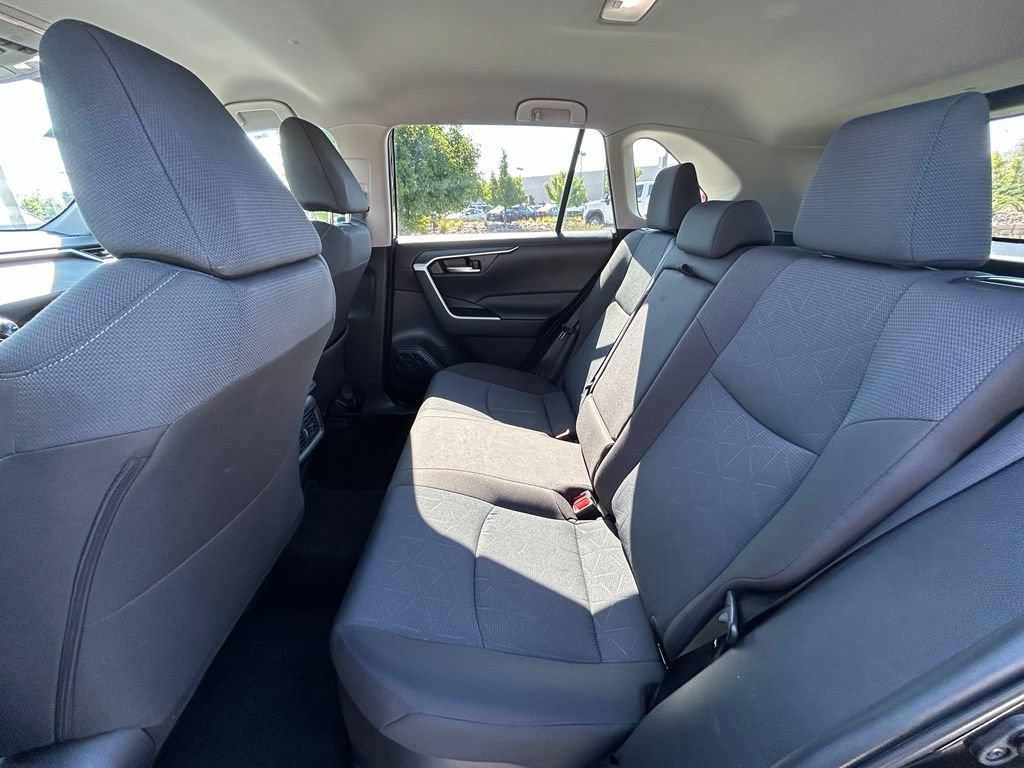 Used 2025 Toyota RAV4 XLE AWD/4WD image 26