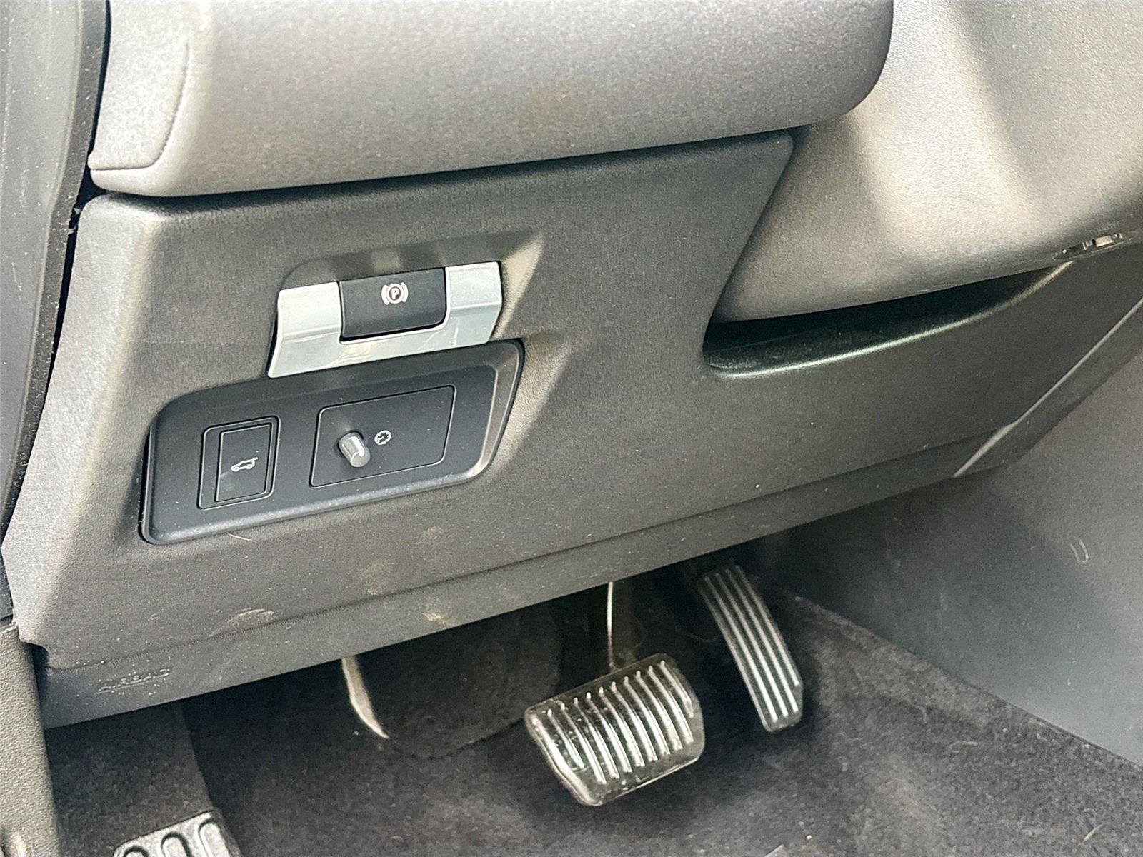 Used 2020 Land Rover Range Rover Evoque S image 10