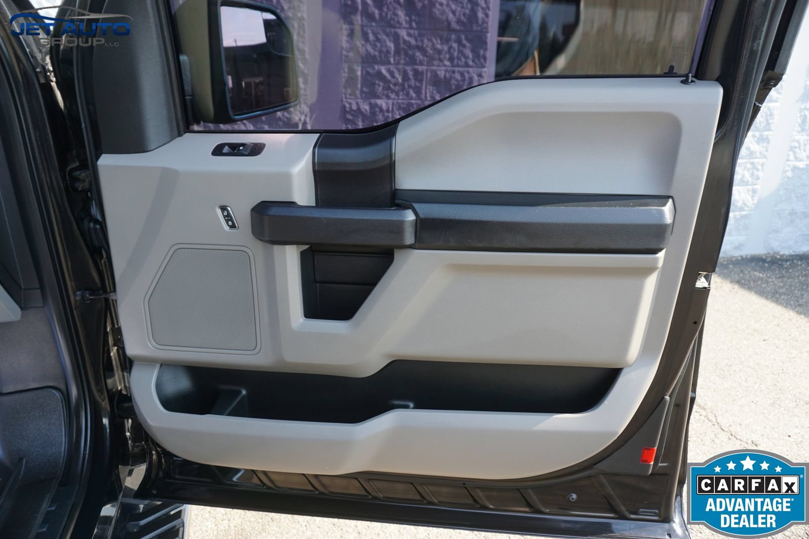 Used 2015 Ford F150 XL w/ Equipment Group 101A Mid AWD/4WD image 23