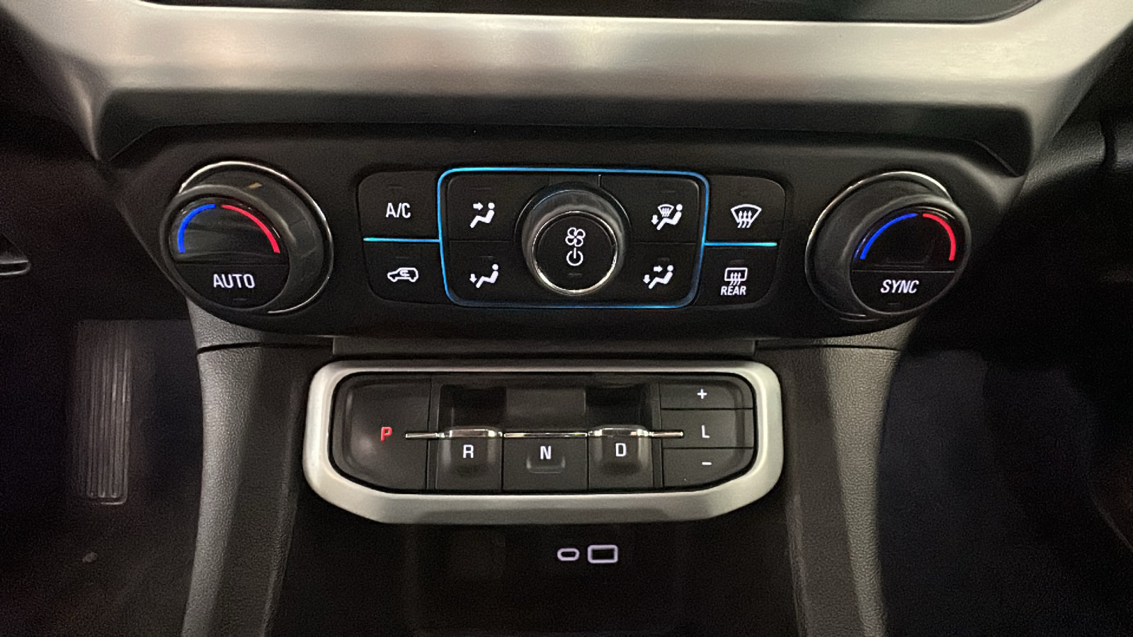 Used 2023 GMC Acadia SLE w/ Driver Convenience Package AWD/4WD image 27