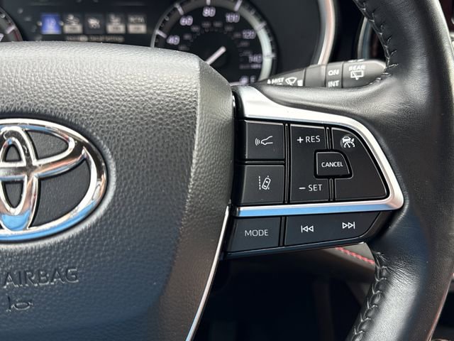Used 2021 Toyota Highlander XSE FWD image 19