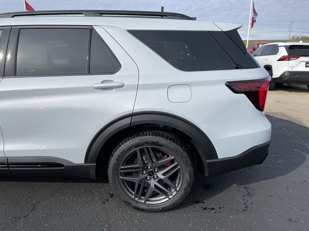 New 2026 Ford Explorer ST-Line w/ ST-Line Street Pack image 40