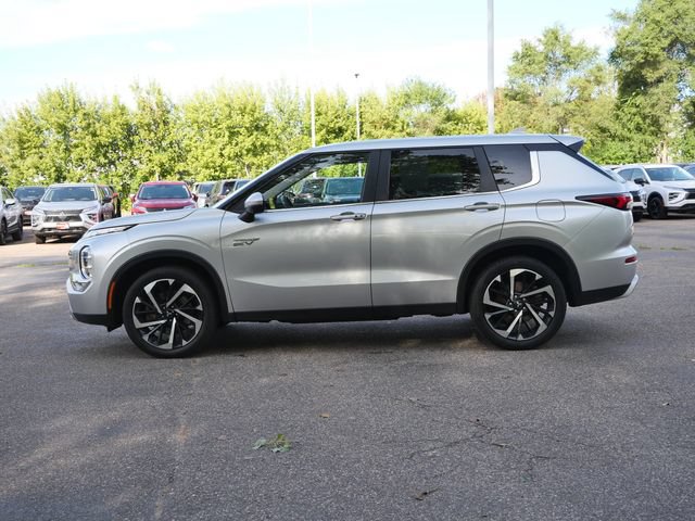 Used 2024 Mitsubishi Outlander SE AWD/4WD image 3