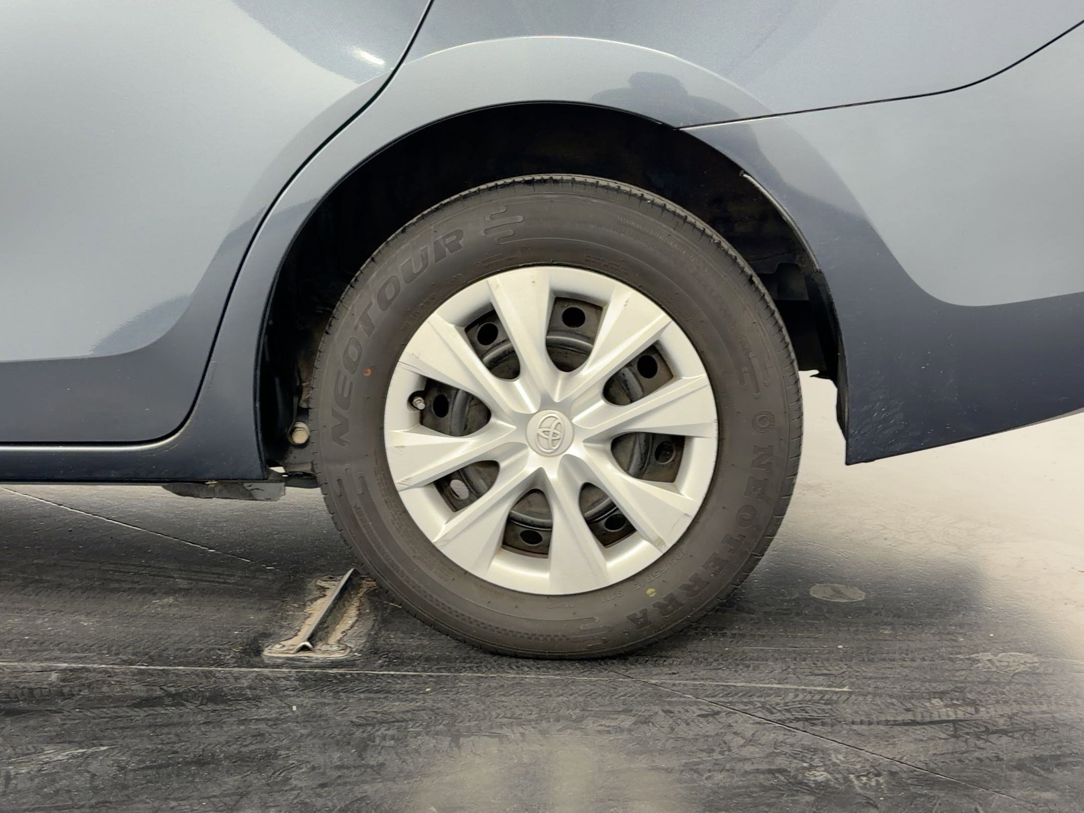 Used 2014 Toyota Corolla L image 27