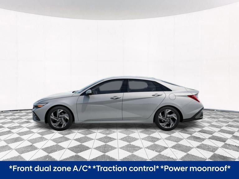 Used 2025 Hyundai Elantra SEL image 5