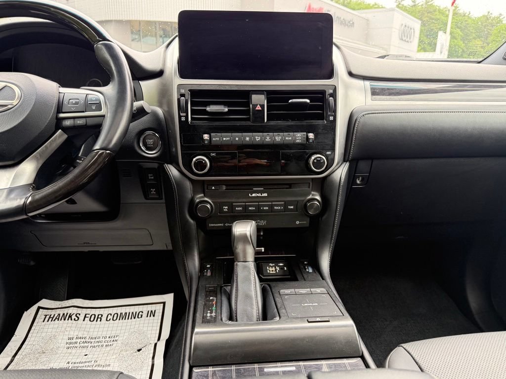 Used 2022 Lexus GX 460 Premium w/ Accessory Package AWD/4WD image 34