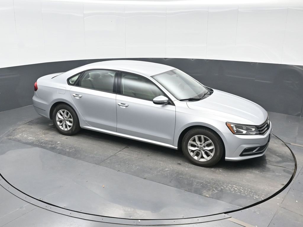 Used 2018 Volkswagen Passat 2.0T S image 23