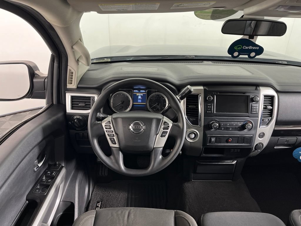 Used 2019 Nissan Titan SV RWD image 2
