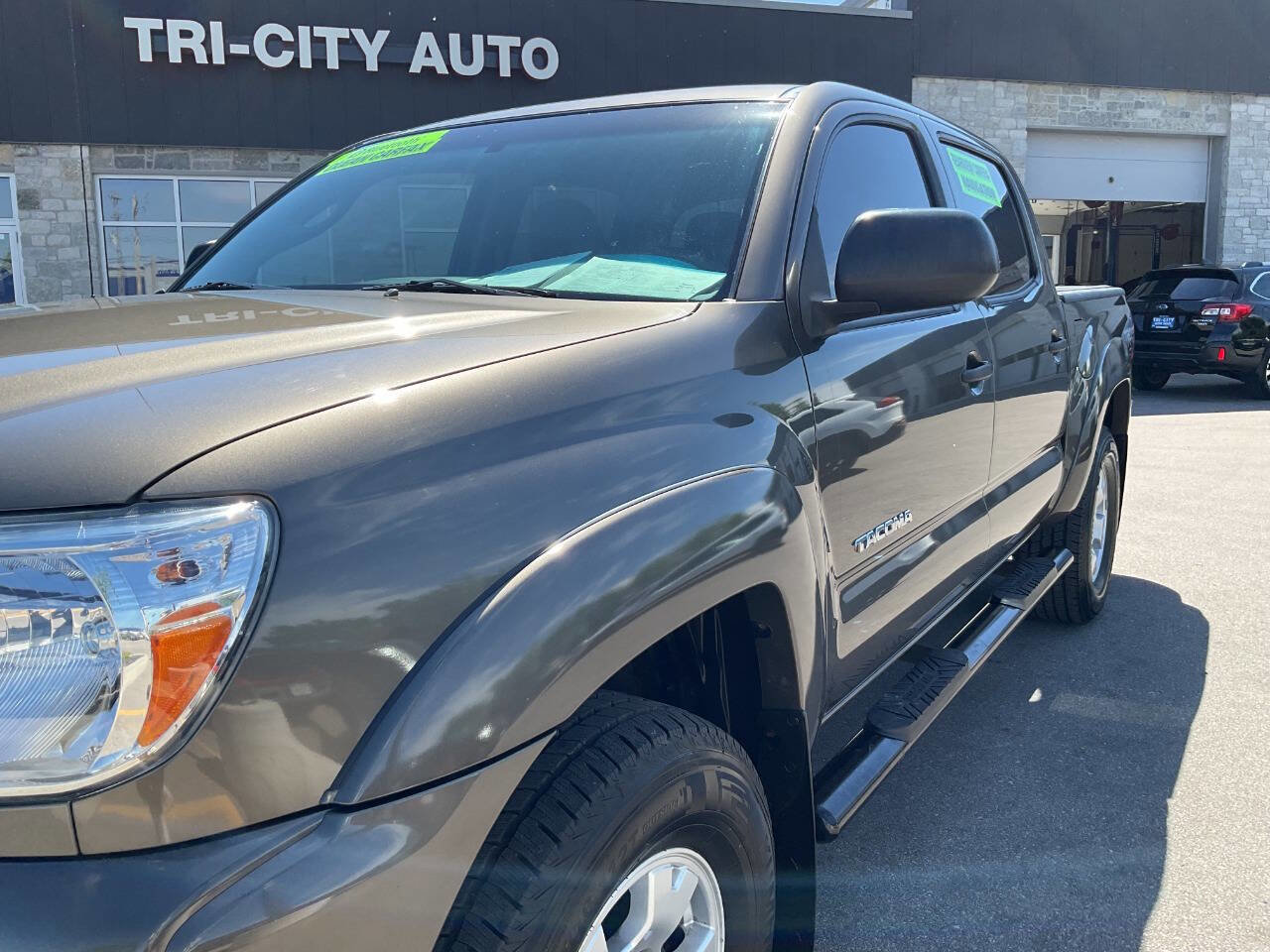 Used 2015 Toyota Tacoma PreRunner w/ TRD Off-Road Package RWD image 2