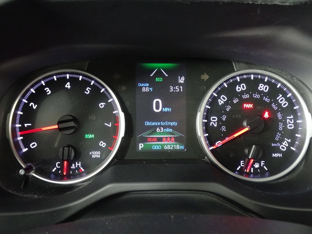 Used 2021 Toyota RAV4 LE FWD image 24