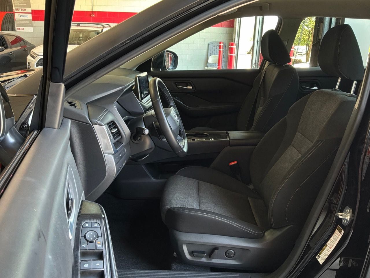 Used 2026 Nissan Rogue SV FWD image 10