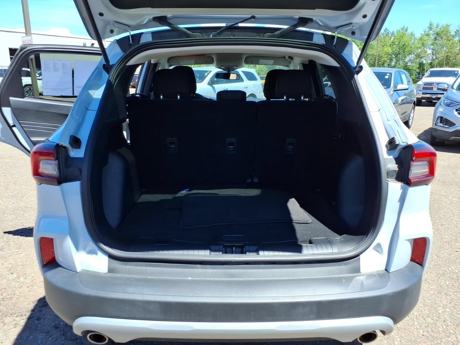 Used 2025 Ford Escape Active AWD/4WD image 16
