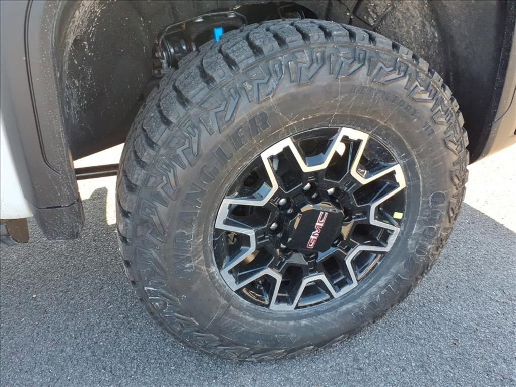 New 2026 GMC Sierra 2500 AT4X image 9