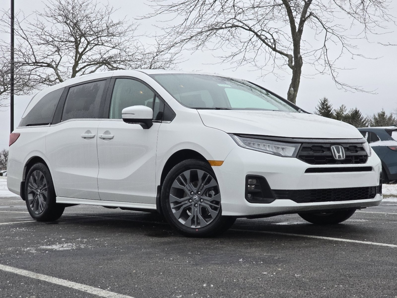 New 2026 Honda Odyssey Touring image 2