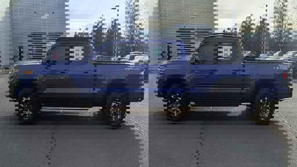 Used 2022 Toyota Tacoma TRD Off-Road image 5