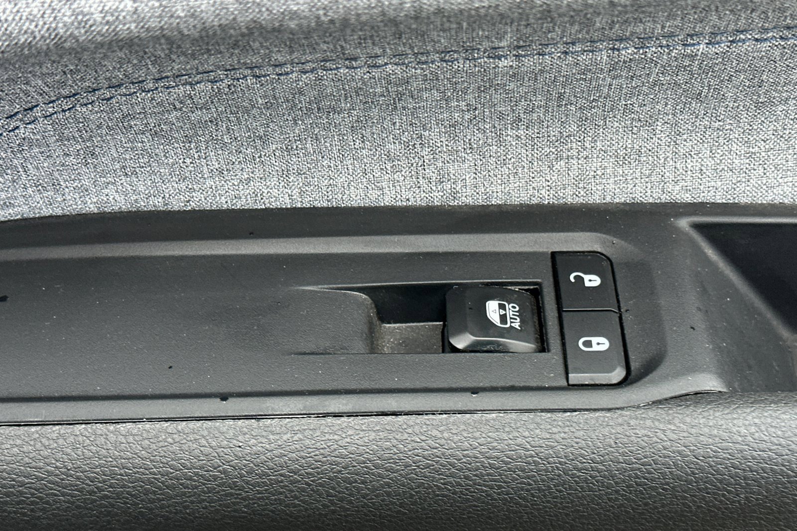 Used 2024 Jeep Compass Latitude image 21