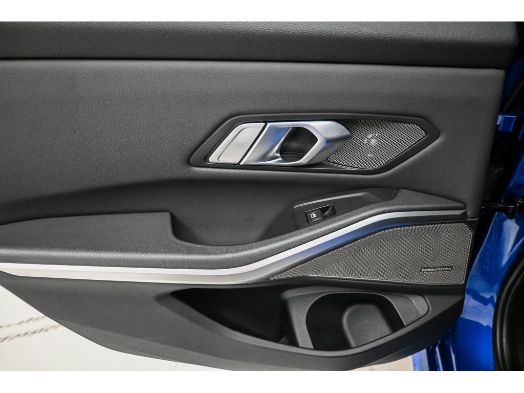 Used 2019 BMW 330i xDrive Sedan w/ M Sport Package AWD/4WD image 27