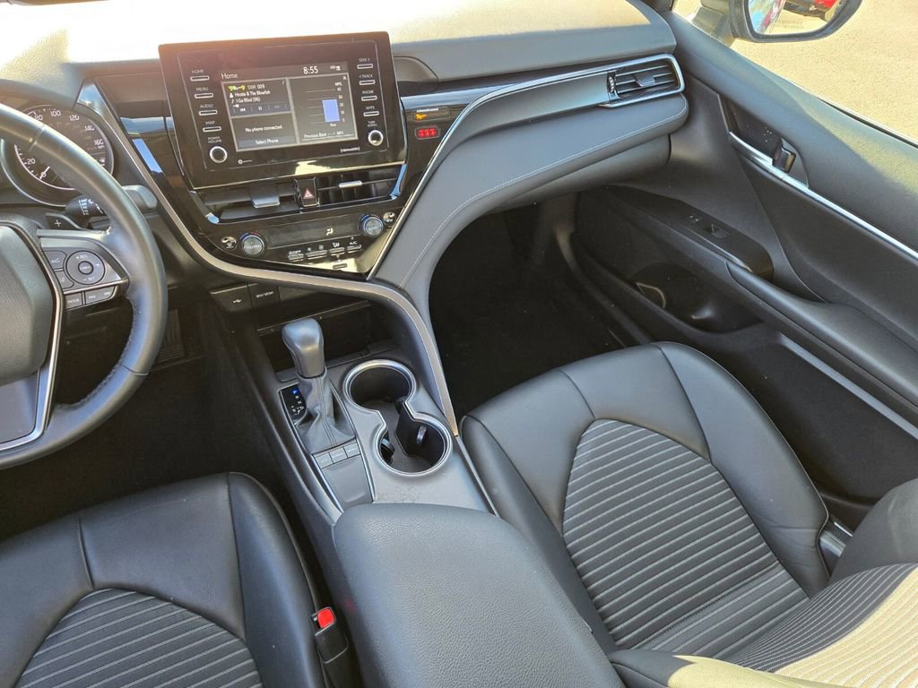 Used 2024 Toyota Camry SE image 16