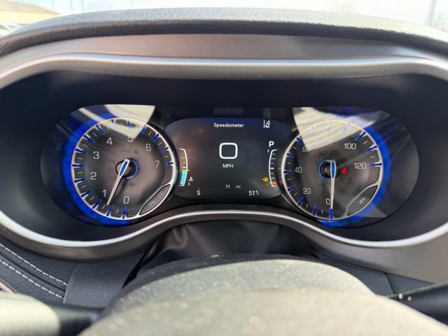 New 2026 Chrysler Pacifica Select AWD/4WD image 18
