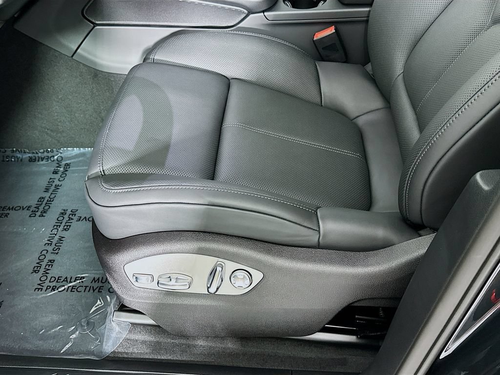 New 2026 Porsche Macan AWD/4WD image 22