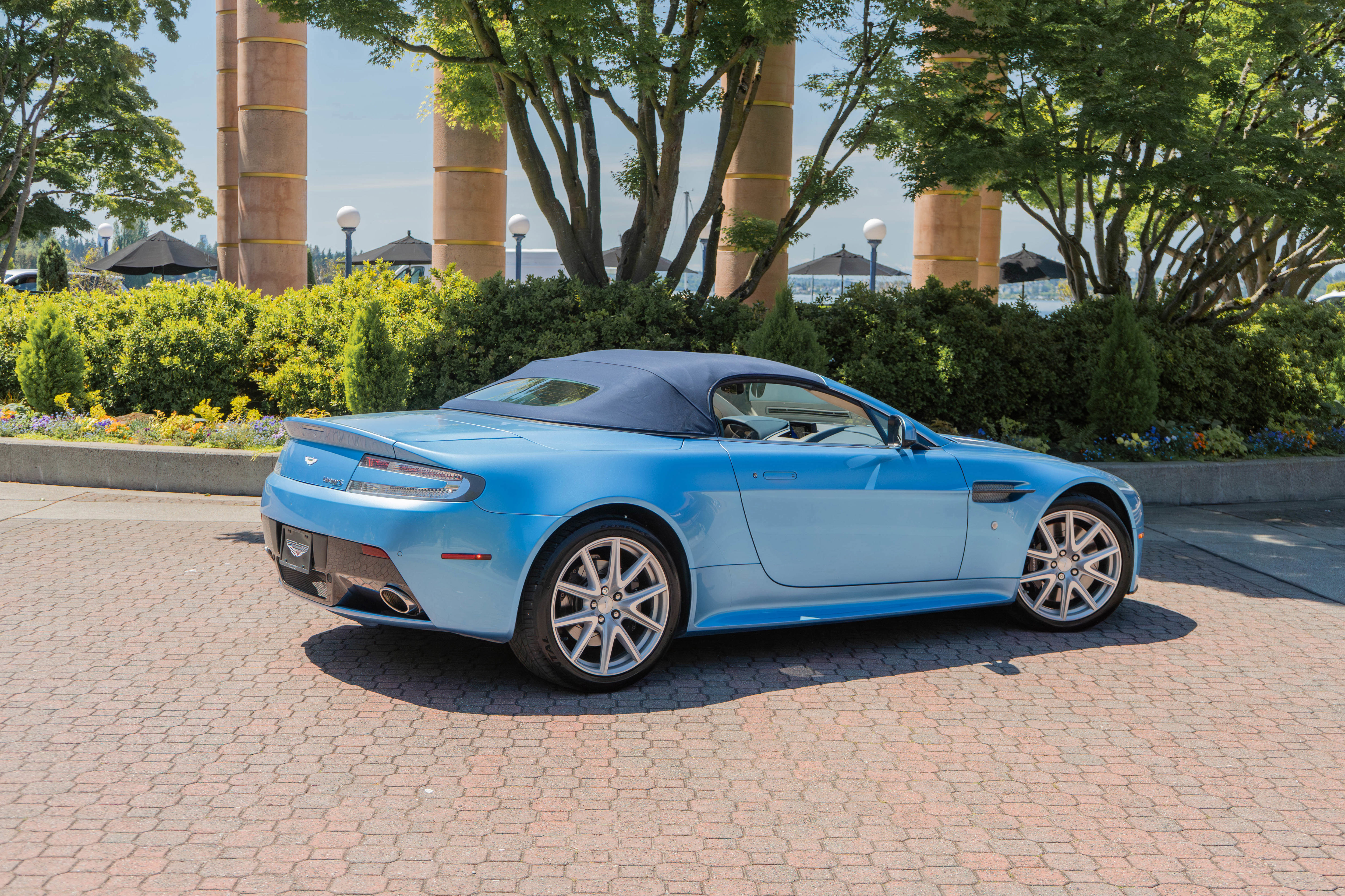Used 2012 Aston Martin V8 Vantage S RWD image 37