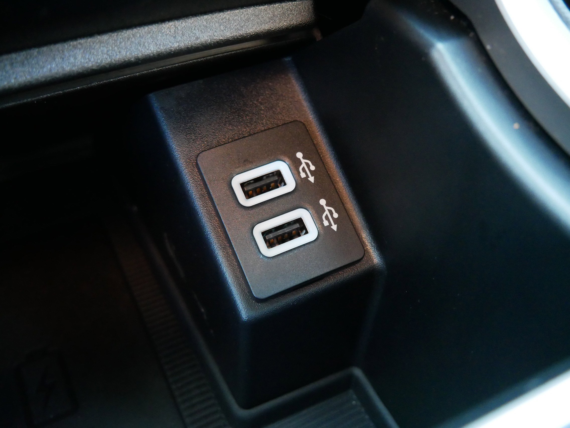 Used 2020 Ford Edge ST-Line w/ Cold Weather Package AWD/4WD image 34