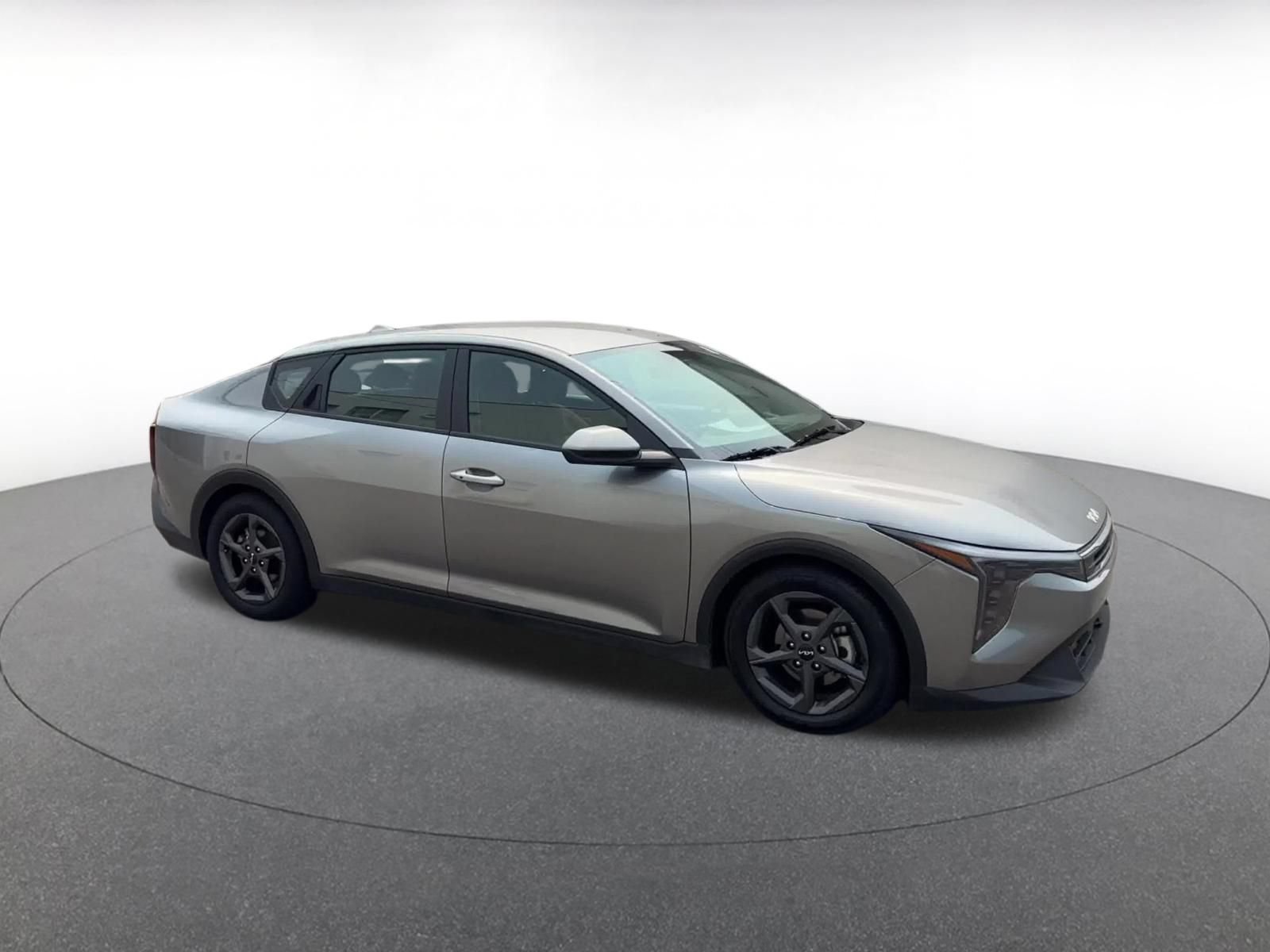 Used 2025 Kia K4 FWD image 2