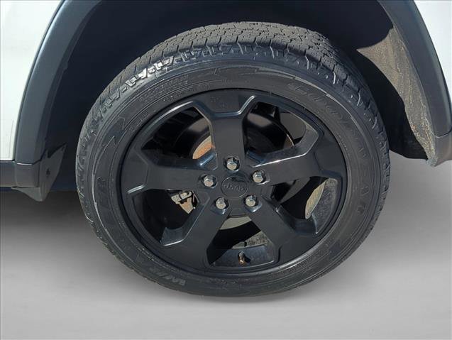 Used 2019 Jeep Grand Cherokee Laredo image 23