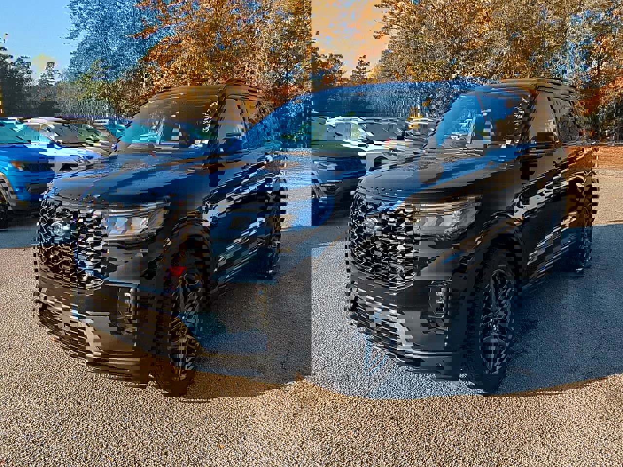 Used 2025 Ford Explorer ST image 8