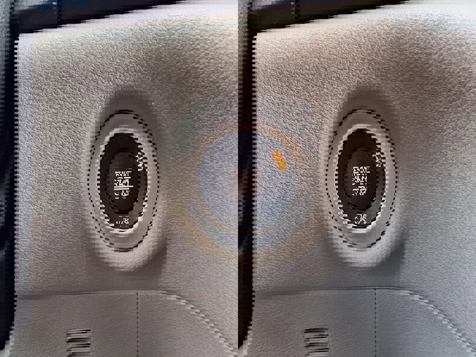 Used 2024 Chrysler Pacifica Touring-L image 21