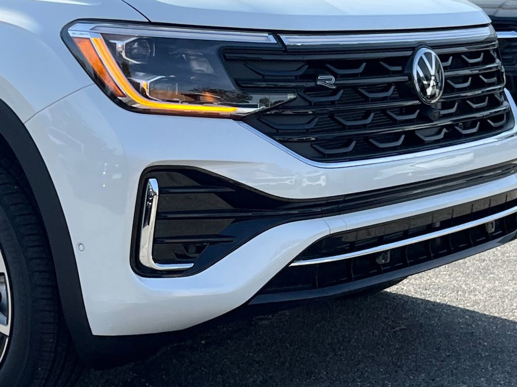 New 2026 Volkswagen Atlas Cross Sport SEL Premium R-Line image 2