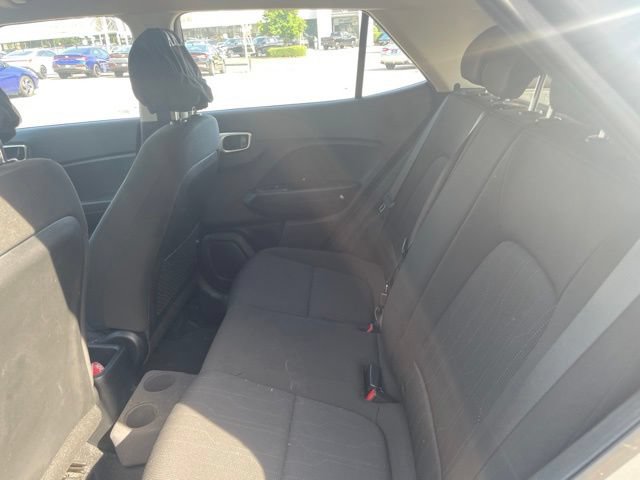 Used 2021 Hyundai Venue SE FWD image 13