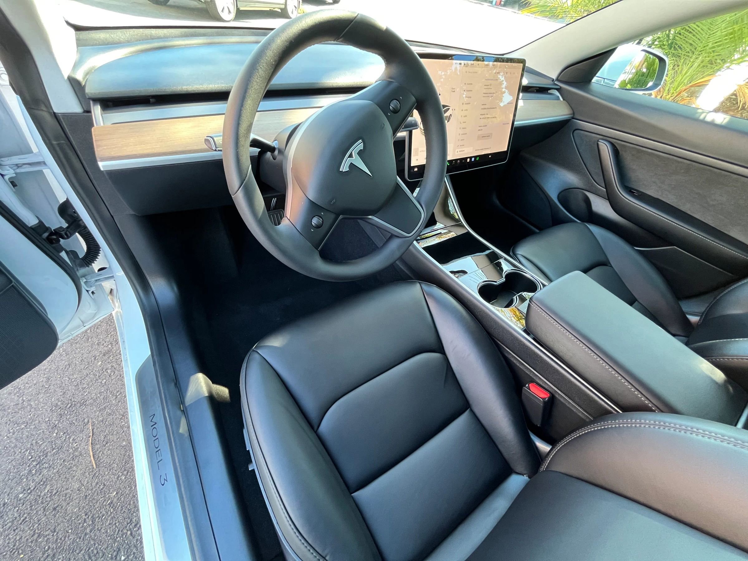 Used 2020 Tesla Model 3 Standard Range Plus image 9