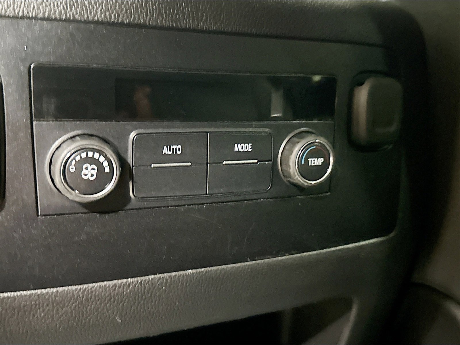 Used 2019 Chevrolet Suburban LS w/ All-Season Package image 25