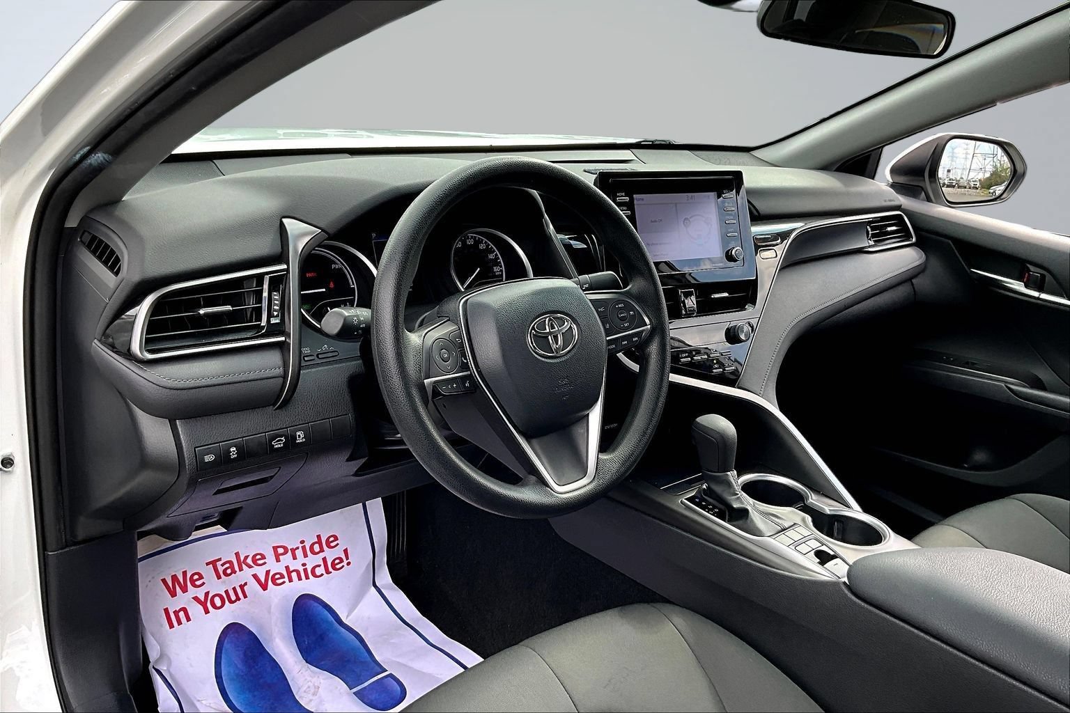Used 2022 Toyota Camry LE FWD image 13