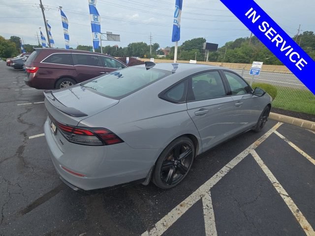 Used 2024 Honda Accord Sport image 9