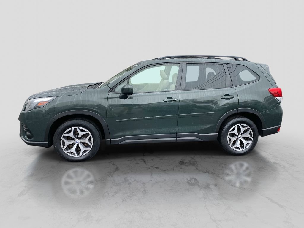Used 2022 Subaru Forester Premium image 2