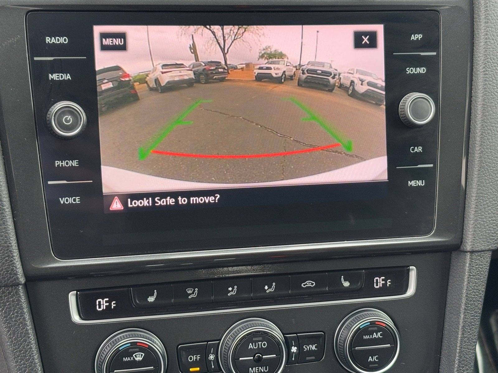 Used 2019 Volkswagen Golf S image 25