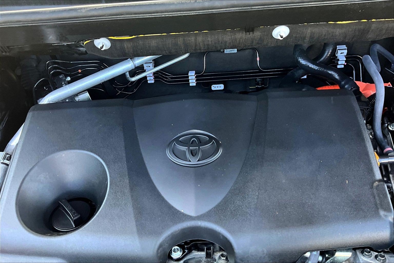 Used 2025 Toyota RAV4 LE AWD/4WD image 33