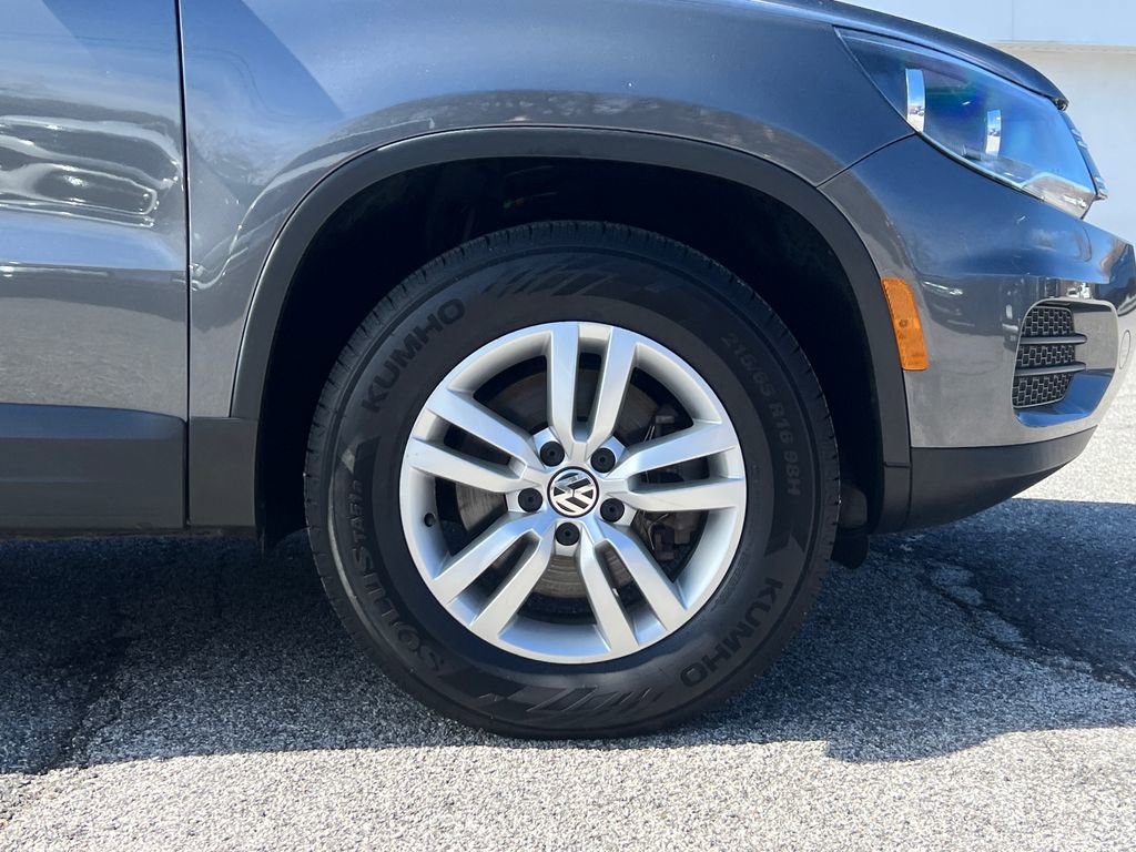 Used 2016 Volkswagen Tiguan S image 11