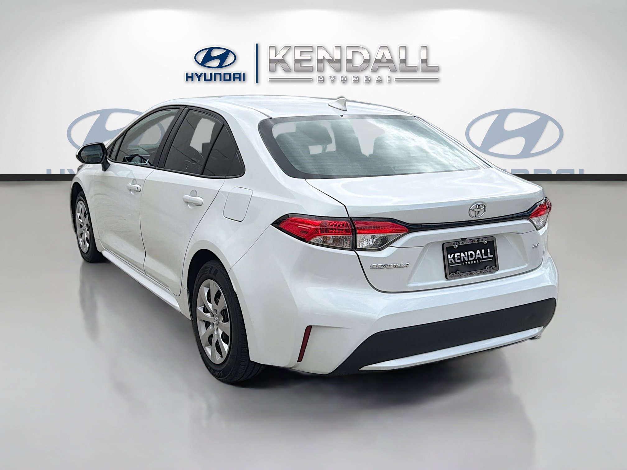 Used 2022 Toyota Corolla LE image 4